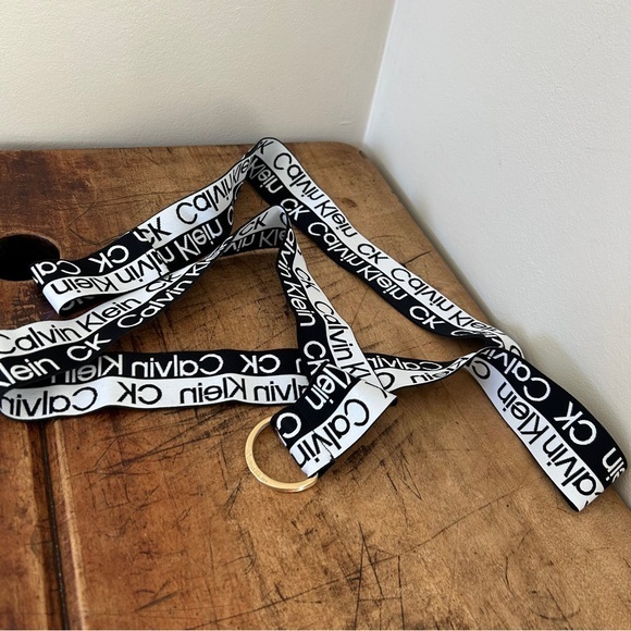 Calvin Klein Double D-ring gold buckle belt black white stretchy 62" long - Picture 1 of 5